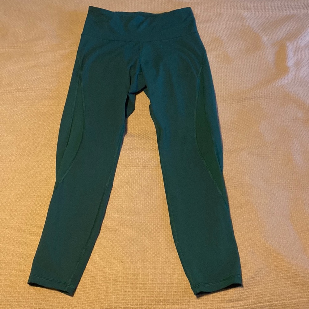 Old Navy Elevate Go Dry 7/8 leggings